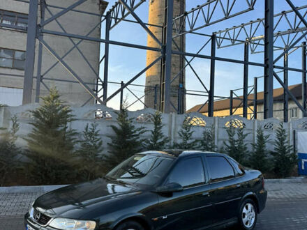 Зелений Опель Вектра, об'ємом двигуна 1.6 л та пробігом 280 тис. км за 2250 $, фото 1 на Automoto.ua