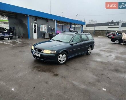 Зелений Опель Вектра, об'ємом двигуна 2 л та пробігом 450 тис. км за 2450 $, фото 1 на Automoto.ua