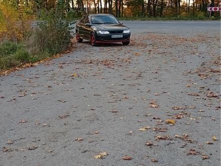 Зелений Опель Вектра, об'ємом двигуна 2 л та пробігом 440 тис. км за 2507 $, фото 1 на Automoto.ua