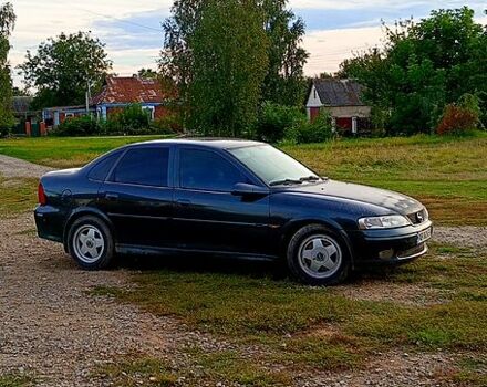 Зеленый Опель Вектра, объемом двигателя 1.8 л и пробегом 400 тыс. км за 2200 $, фото 1 на Automoto.ua