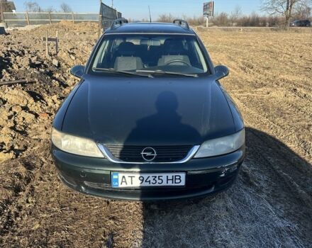 Зеленый Опель Вектра, объемом двигателя 2 л и пробегом 445 тыс. км за 2200 $, фото 1 на Automoto.ua