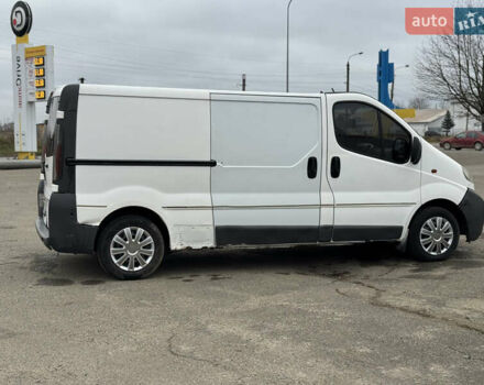 Белый Опель Виваро, объемом двигателя 1.9 л и пробегом 350 тыс. км за 4700 $, фото 3 на Automoto.ua