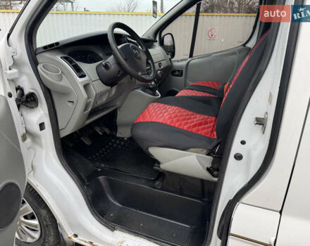 Белый Опель Виваро, объемом двигателя 1.9 л и пробегом 350 тыс. км за 4700 $, фото 10 на Automoto.ua