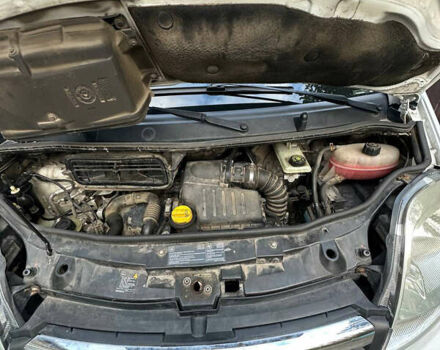 Білий Опель Віваро, об'ємом двигуна 2 л та пробігом 305 тис. км за 7500 $, фото 7 на Automoto.ua