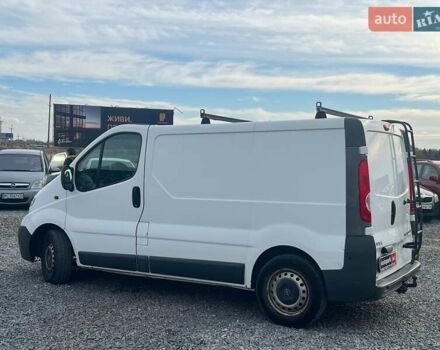 Белый Опель Виваро, объемом двигателя 2 л и пробегом 312 тыс. км за 6990 $, фото 4 на Automoto.ua