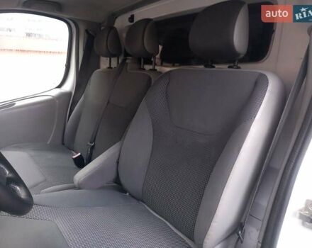 Белый Опель Виваро, объемом двигателя 2 л и пробегом 230 тыс. км за 10990 $, фото 8 на Automoto.ua