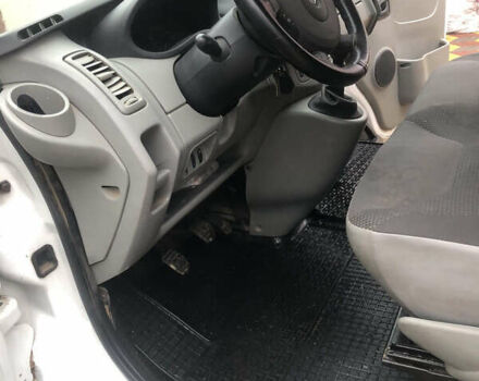 Белый Опель Виваро, объемом двигателя 2 л и пробегом 440 тыс. км за 12000 $, фото 6 на Automoto.ua