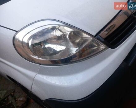 Белый Опель Виваро, объемом двигателя 2 л и пробегом 230 тыс. км за 10990 $, фото 7 на Automoto.ua