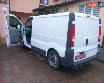 Белый Опель Виваро, объемом двигателя 2 л и пробегом 230 тыс. км за 10990 $, фото 3 на Automoto.ua