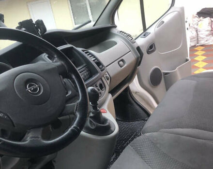 Белый Опель Виваро, объемом двигателя 2 л и пробегом 440 тыс. км за 12000 $, фото 10 на Automoto.ua