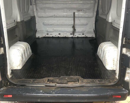 Белый Опель Виваро, объемом двигателя 2 л и пробегом 440 тыс. км за 12000 $, фото 9 на Automoto.ua