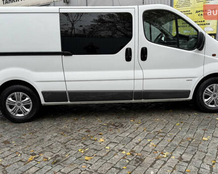 Белый Опель Виваро, объемом двигателя 2 л и пробегом 239 тыс. км за 12200 $, фото 3 на Automoto.ua