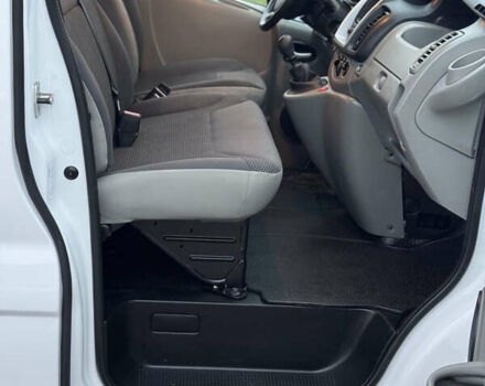 Белый Опель Виваро, объемом двигателя 2 л и пробегом 186 тыс. км за 11777 $, фото 19 на Automoto.ua