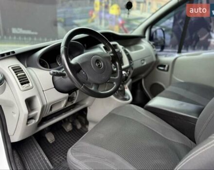 Білий Опель Віваро, об'ємом двигуна 2 л та пробігом 322 тис. км за 11200 $, фото 14 на Automoto.ua