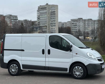 Белый Опель Виваро, объемом двигателя 2 л и пробегом 186 тыс. км за 11777 $, фото 4 на Automoto.ua