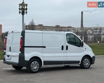 Белый Опель Виваро, объемом двигателя 2 л и пробегом 186 тыс. км за 11777 $, фото 6 на Automoto.ua