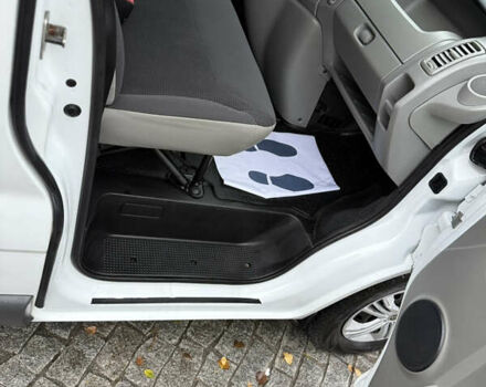 Белый Опель Виваро, объемом двигателя 2 л и пробегом 239 тыс. км за 12200 $, фото 13 на Automoto.ua