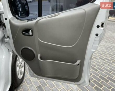 Білий Опель Віваро, об'ємом двигуна 2 л та пробігом 322 тис. км за 11200 $, фото 23 на Automoto.ua