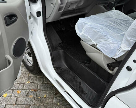 Белый Опель Виваро, объемом двигателя 2 л и пробегом 239 тыс. км за 12200 $, фото 16 на Automoto.ua