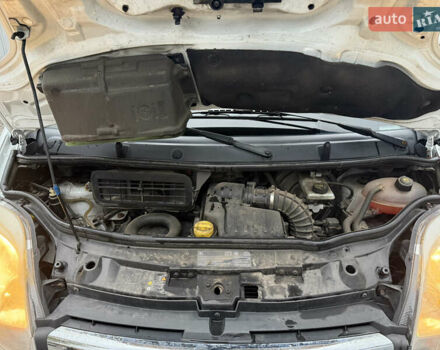 Белый Опель Виваро, объемом двигателя 2 л и пробегом 239 тыс. км за 12200 $, фото 25 на Automoto.ua