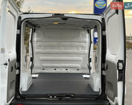 Опель Віваро 2014 у Радивилове на Automoto.ua Білий Опель Віваро, об'ємом двигуна 2 л та пробігом 222 тис. км за 11000 $, фото 33 на Automoto.ua