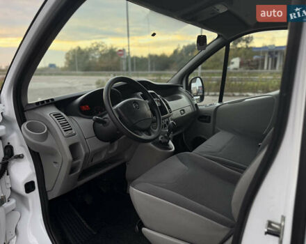 Опель Віваро 2014 у Радивилове на Automoto.ua Білий Опель Віваро, об'ємом двигуна 2 л та пробігом 222 тис. км за 11000 $, фото 21 на Automoto.ua