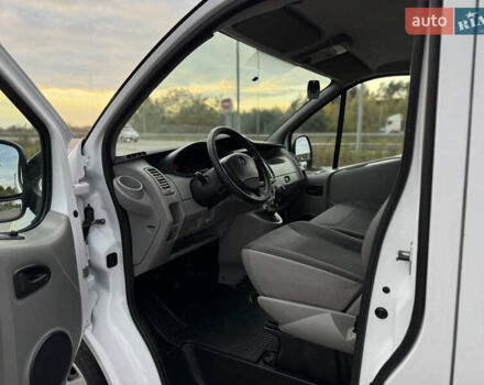 Опель Віваро 2014 у Радивилове на Automoto.ua Білий Опель Віваро, об'ємом двигуна 2 л та пробігом 222 тис. км за 11000 $, фото 15 на Automoto.ua