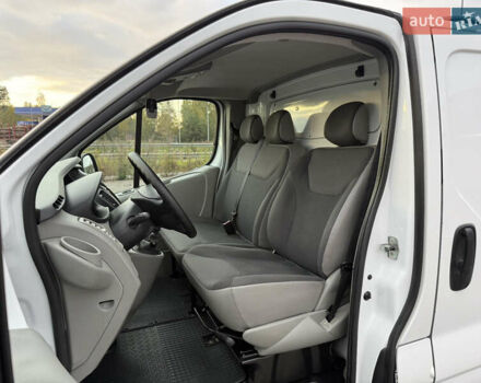 Опель Віваро 2014 у Радивилове на Automoto.ua Білий Опель Віваро, об'ємом двигуна 2 л та пробігом 222 тис. км за 11000 $, фото 17 на Automoto.ua