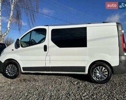 Белый Опель Виваро, объемом двигателя 2 л и пробегом 331 тыс. км за 10800 $, фото 12 на Automoto.ua