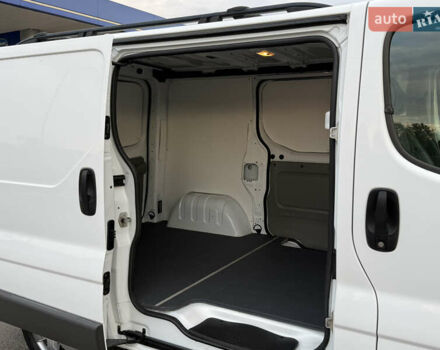 Опель Віваро 2014 у Радивилове на Automoto.ua Білий Опель Віваро, об'ємом двигуна 2 л та пробігом 222 тис. км за 11000 $, фото 29 на Automoto.ua
