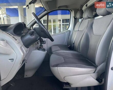Опель Виваро 2014 в Николаеве на Automoto.ua Белый Опель Виваро, объемом двигателя 2 л и пробегом 255 тыс. км за 10900 $, фото 13 на Automoto.ua
