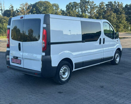 Белый Опель Виваро, объемом двигателя 2 л и пробегом 175 тыс. км за 14300 $, фото 5 на Automoto.ua