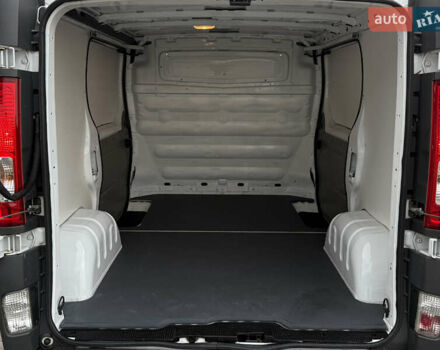 Опель Віваро 2014 у Радивилове на Automoto.ua Білий Опель Віваро, об'ємом двигуна 2 л та пробігом 222 тис. км за 11000 $, фото 28 на Automoto.ua