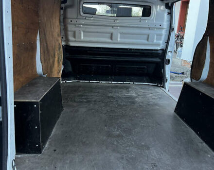 Белый Опель Виваро, объемом двигателя 1.6 л и пробегом 210 тыс. км за 10500 $, фото 7 на Automoto.ua