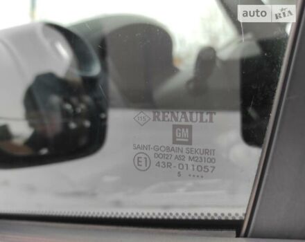 Білий Опель Віваро, об'ємом двигуна 1.6 л та пробігом 170 тис. км за 12500 $, фото 21 на Automoto.ua