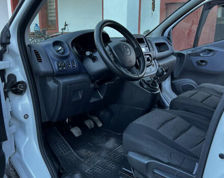 Белый Опель Виваро, объемом двигателя 1.6 л и пробегом 210 тыс. км за 10500 $, фото 13 на Automoto.ua