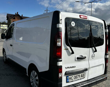 Белый Опель Виваро, объемом двигателя 1.6 л и пробегом 210 тыс. км за 10500 $, фото 4 на Automoto.ua