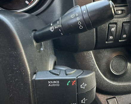 Белый Опель Виваро, объемом двигателя 1.6 л и пробегом 155 тыс. км за 15200 $, фото 43 на Automoto.ua