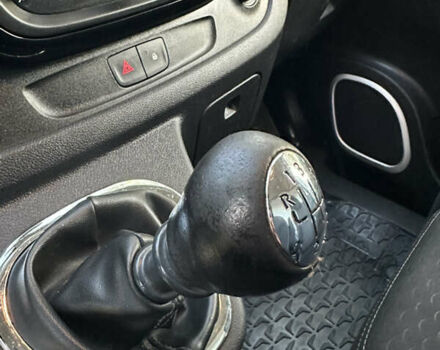 Белый Опель Виваро, объемом двигателя 1.6 л и пробегом 155 тыс. км за 15200 $, фото 29 на Automoto.ua