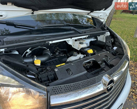 Белый Опель Виваро, объемом двигателя 1.6 л и пробегом 155 тыс. км за 15200 $, фото 34 на Automoto.ua