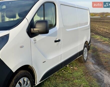 Белый Опель Виваро, объемом двигателя 1.6 л и пробегом 250 тыс. км за 12500 $, фото 1 на Automoto.ua