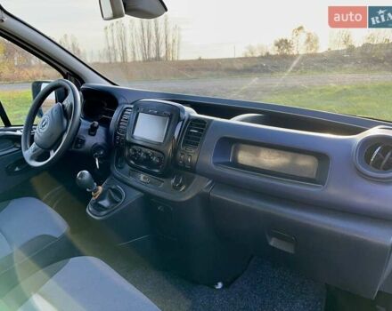 Белый Опель Виваро, объемом двигателя 1.6 л и пробегом 250 тыс. км за 12500 $, фото 3 на Automoto.ua