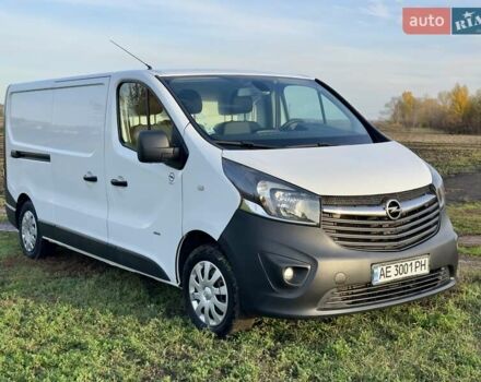 Белый Опель Виваро, объемом двигателя 1.6 л и пробегом 250 тыс. км за 12500 $, фото 11 на Automoto.ua