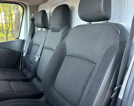 Белый Опель Виваро, объемом двигателя 1.6 л и пробегом 155 тыс. км за 15200 $, фото 13 на Automoto.ua