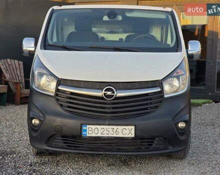 Белый Опель Виваро, объемом двигателя 1.6 л и пробегом 198 тыс. км за 10999 $, фото 4 на Automoto.ua