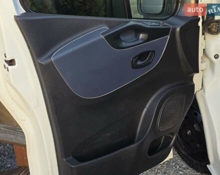 Белый Опель Виваро, объемом двигателя 1.6 л и пробегом 198 тыс. км за 10999 $, фото 21 на Automoto.ua