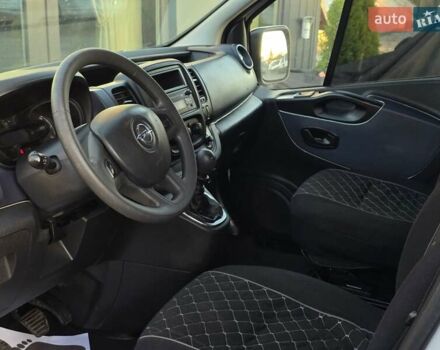 Белый Опель Виваро, объемом двигателя 1.6 л и пробегом 198 тыс. км за 10999 $, фото 20 на Automoto.ua