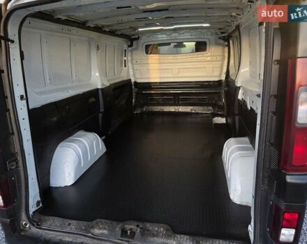 Белый Опель Виваро, объемом двигателя 1.6 л и пробегом 198 тыс. км за 10999 $, фото 15 на Automoto.ua