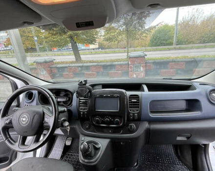 Белый Опель Виваро, объемом двигателя 1.6 л и пробегом 174 тыс. км за 12900 $, фото 9 на Automoto.ua