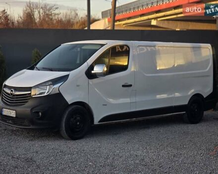 Белый Опель Виваро, объемом двигателя 1.6 л и пробегом 198 тыс. км за 10999 $, фото 1 на Automoto.ua